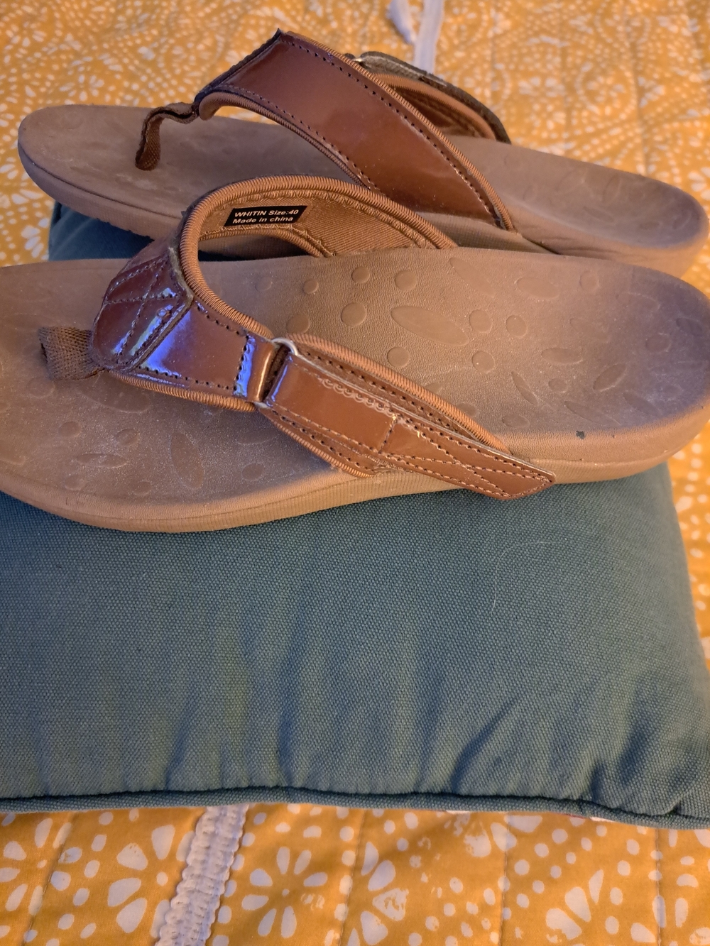 Whitin Brown Leather Flip Sandals - Casual Comfort